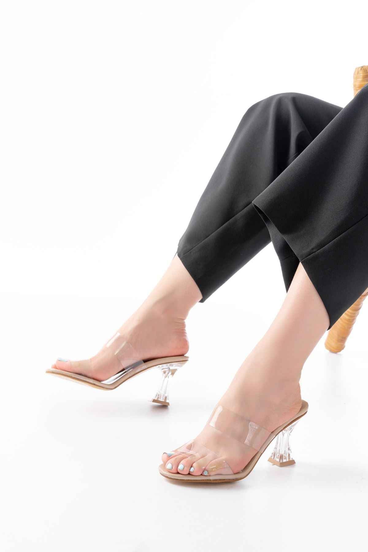 Ayakkabı Aşkı S-618 Bej Rugan Çift Bantlı Topuklu Kadın Terlik