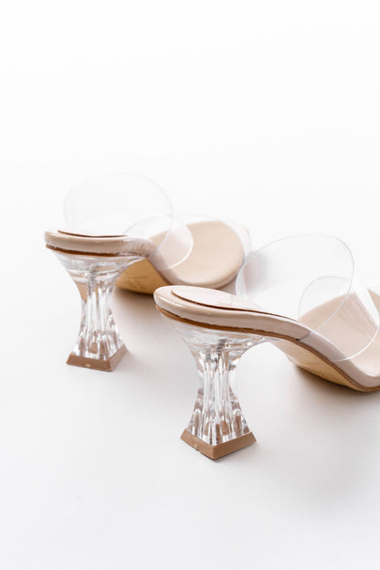 Ayakkabı Aşkı Bej Rugan Çift Bantlı Topuklu Kadın Terlik