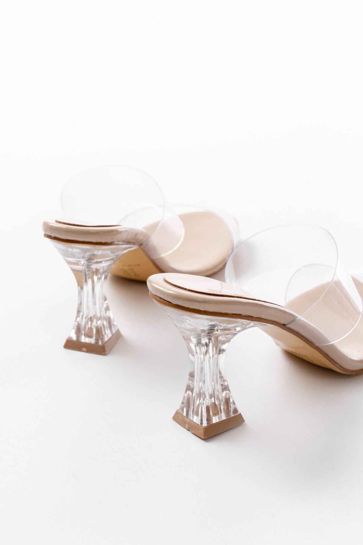 Ayakkabı Aşkı S-618 Bej Rugan Çift Bantlı Topuklu Kadın Terlik