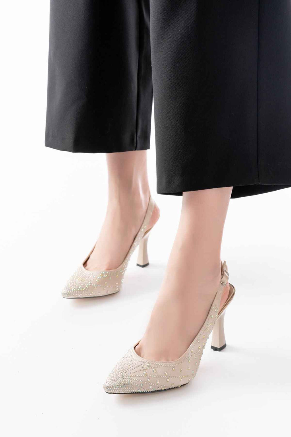 Ayakkabı Aşkı S-601 Bej Arkası Açık Taş Aksesuarlı Günlük Kadın Sandalet