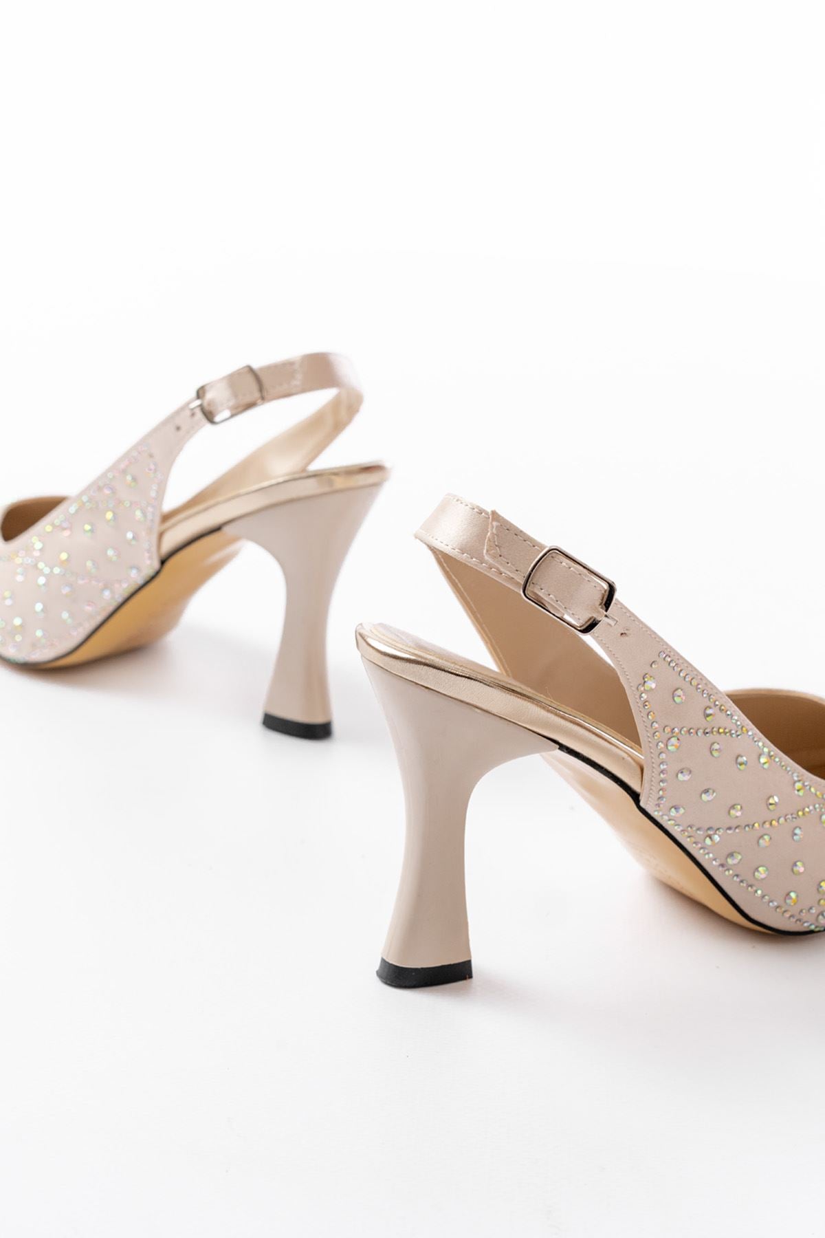 Ayakkabı Aşkı Bej Arkası Açık Taş Aksesuarlı Günlük Kadın Sandalet - Ayakkabı Aşkı