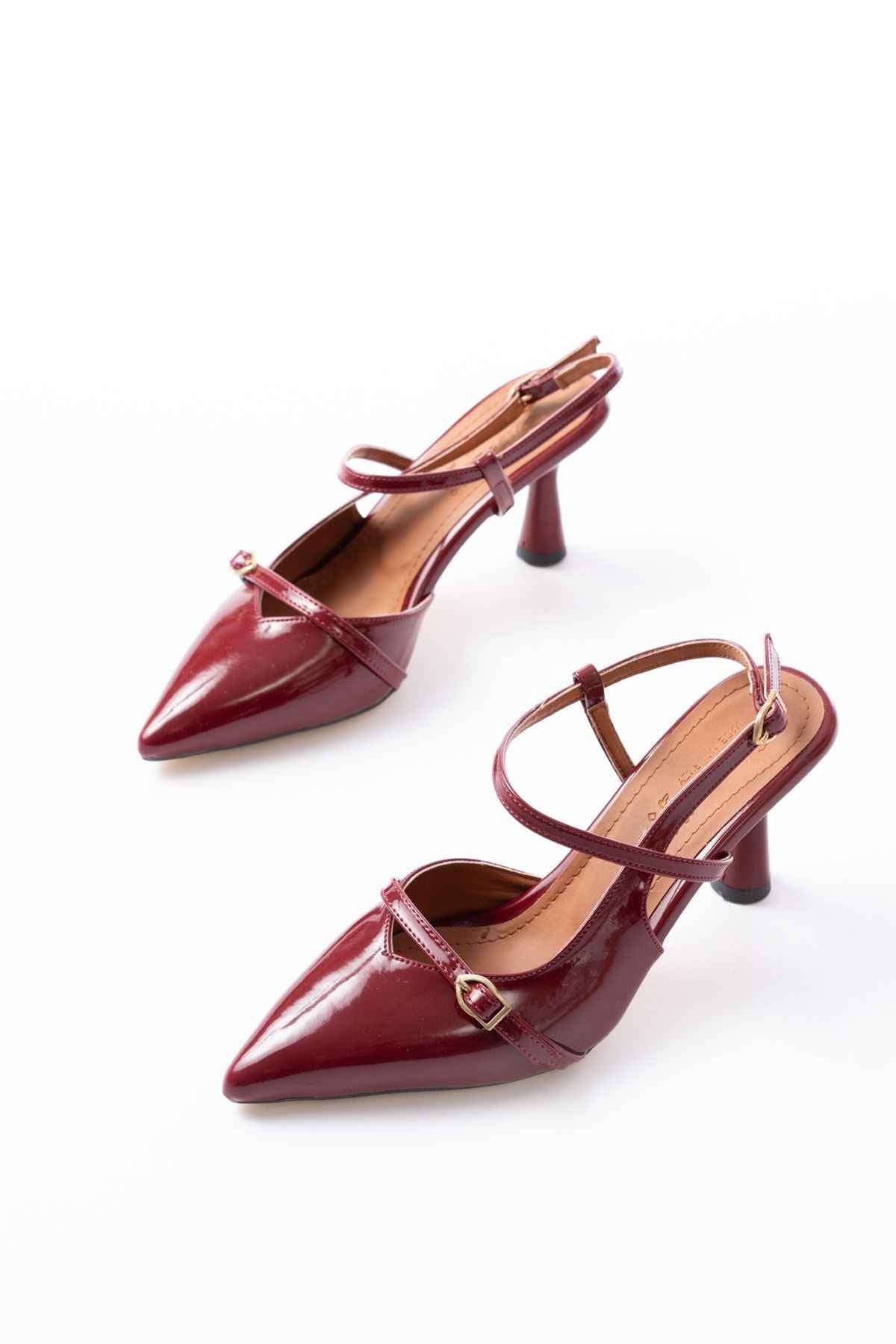 Ayakkabı Aşkı K-6722 Bordo Rugan Toka Detaylı Sivri Burun Kadın Ayakkabı