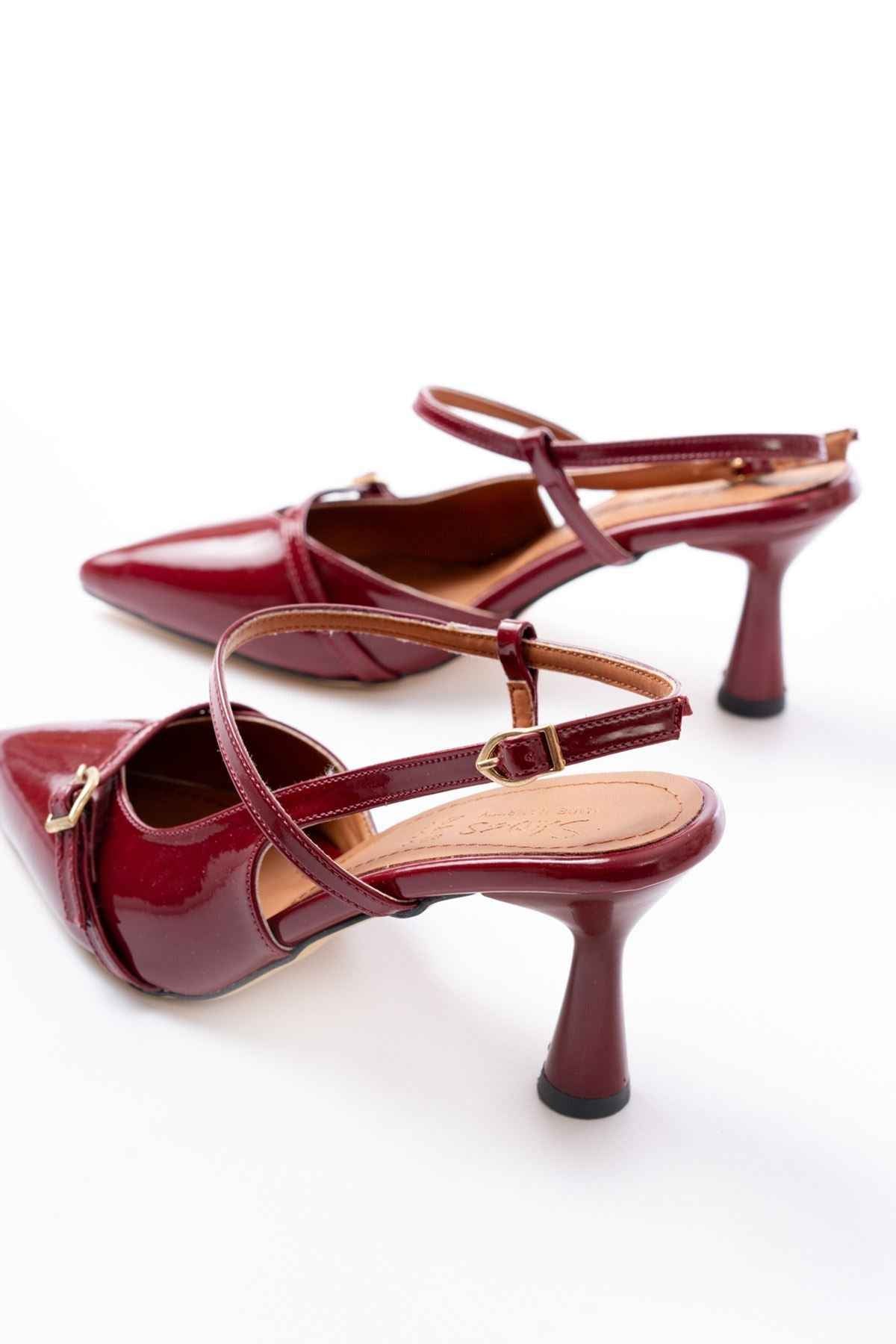 Ayakkabı Aşkı K-6722 Bordo Rugan Toka Detaylı Sivri Burun Kadın Ayakkabı