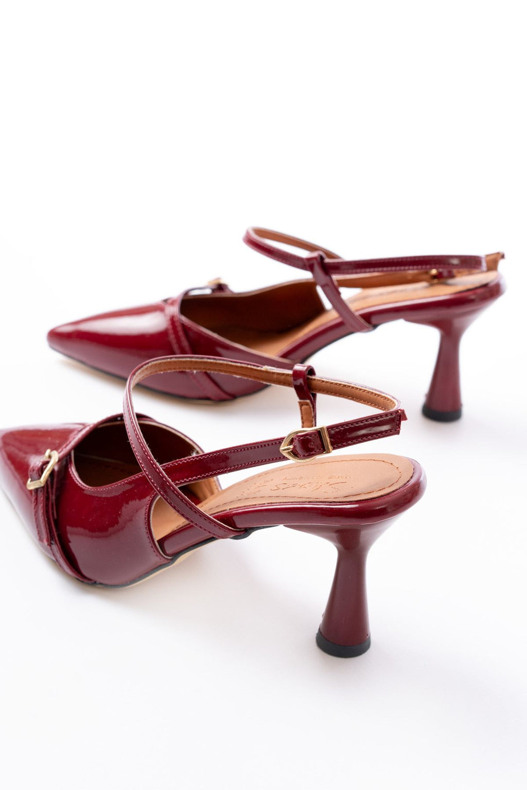 Ayakkabı Aşkı Bordo Rugan Toka Detaylı Sivri Burun Kadın Ayakkabı - Ayakkabı Aşkı