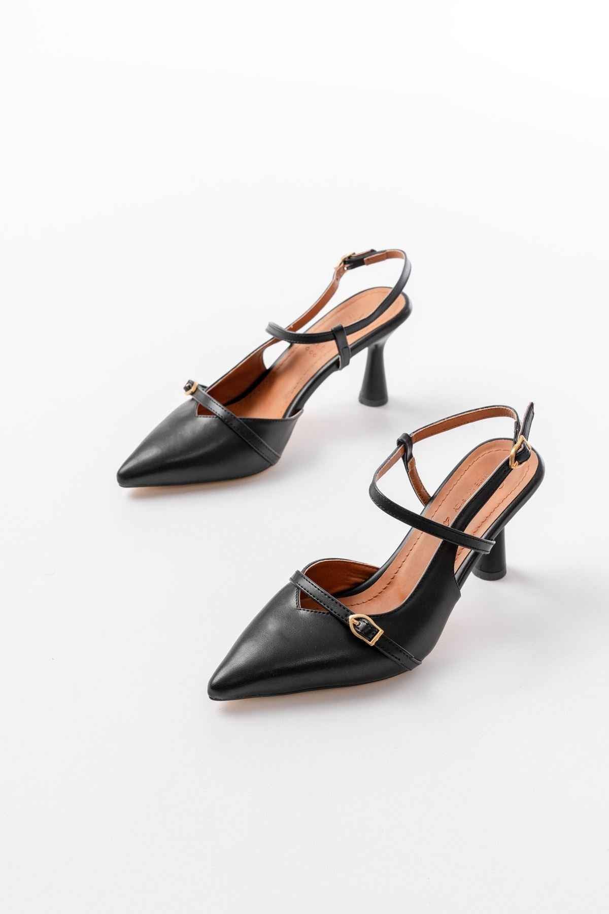 Ayakkabı Aşkı K-6722 Siyah Cilt Toka Detaylı Sivri Burun Kadın Ayakkabı