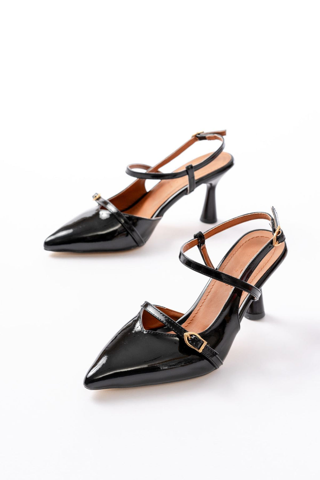 Ayakkabı Aşkı Siyah Rugan Toka Detaylı Sivri Burun Kadın Ayakkabı