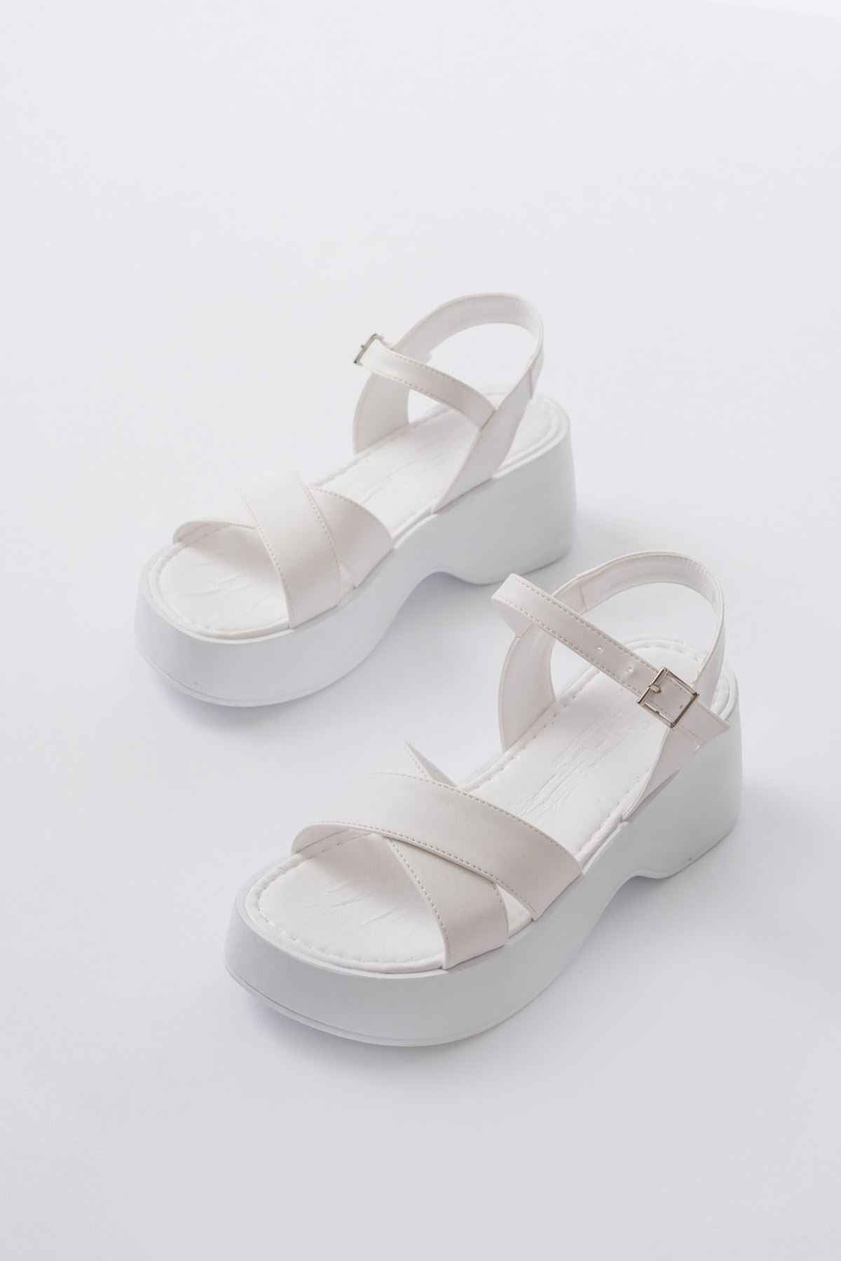 Ayakkabı Aşkı 24414-1005 Beyaz Günlük Çapraz Dolgu Topuk Kadın Sandalet