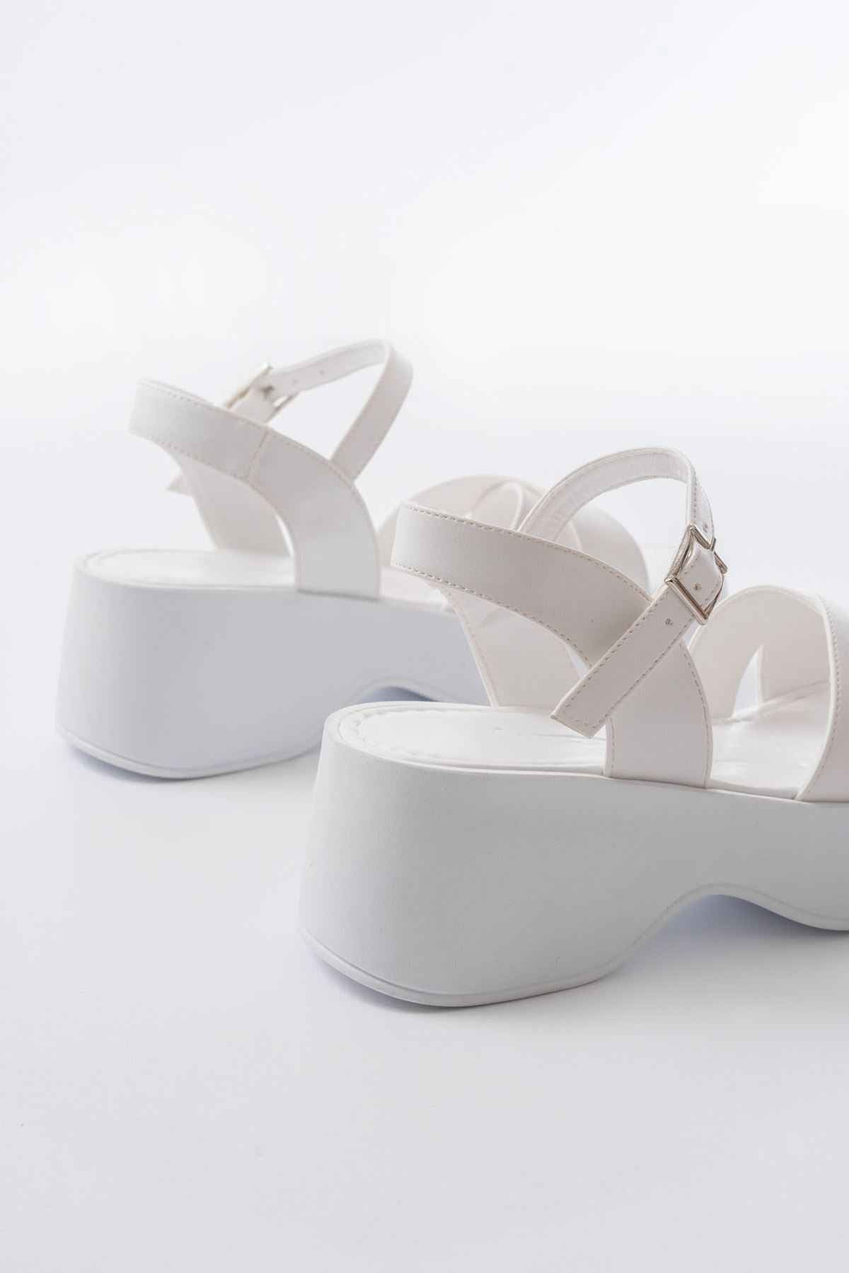 Ayakkabı Aşkı 24414-1005 Beyaz Günlük Çapraz Dolgu Topuk Kadın Sandalet