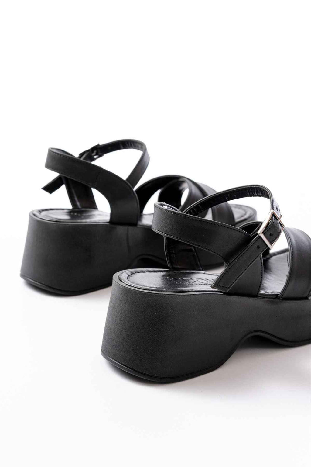 Ayakkabı Aşkı 24414-1005 Siyah Günlük Çapraz Dolgu Topuk Kadın Sandalet