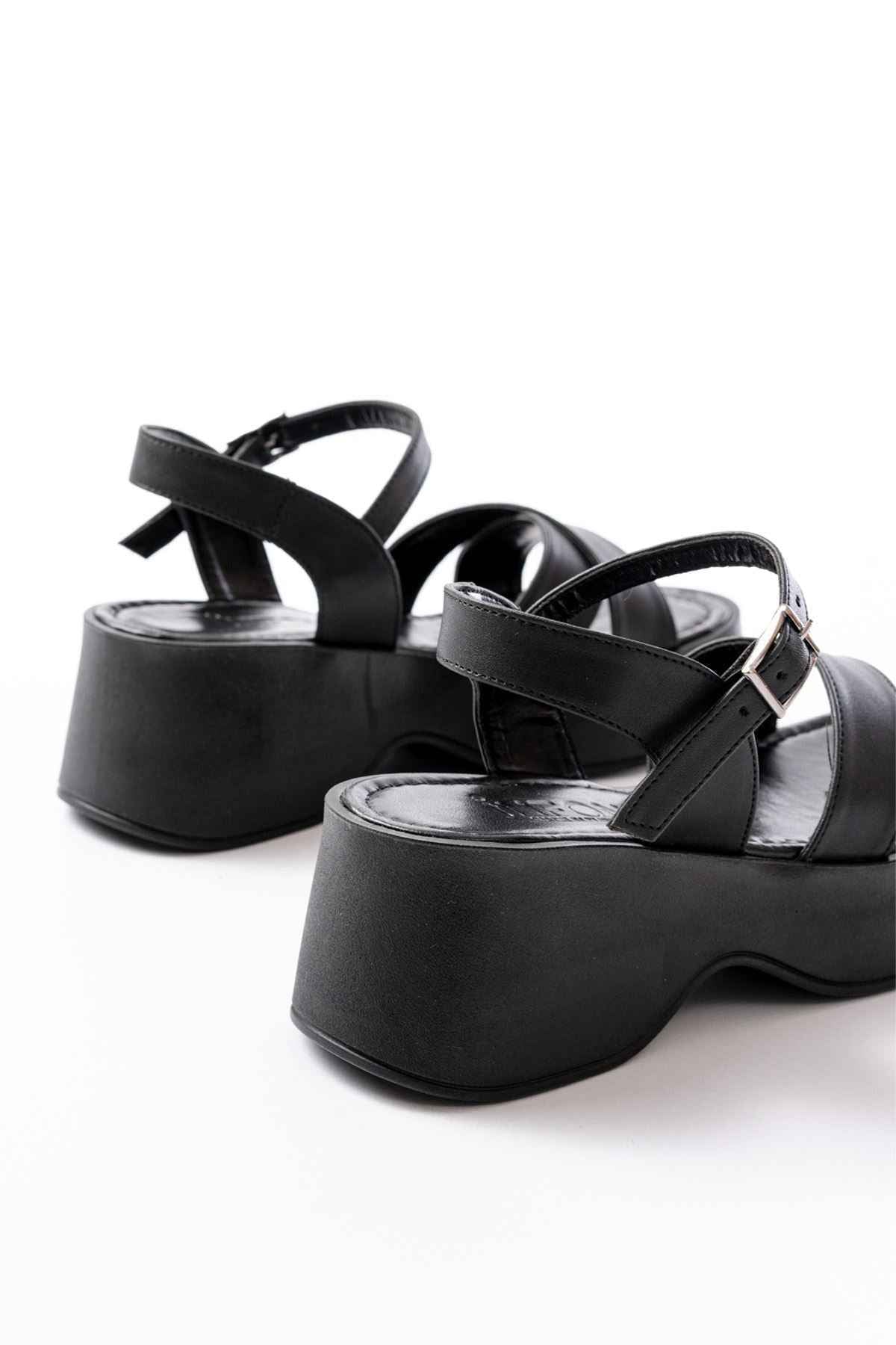 Ayakkabı Aşkı 24414-1005 Siyah Günlük Çapraz Dolgu Topuk Kadın Sandalet