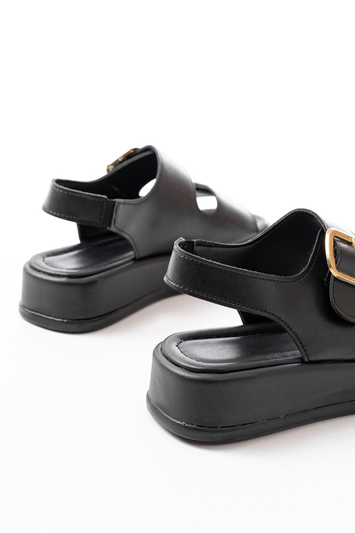 Ayakkabı Aşkı 1187 Siyah Dolgu Topuk Lastik Baretli Kadın Sandalet - Ayakkabı Aşkı