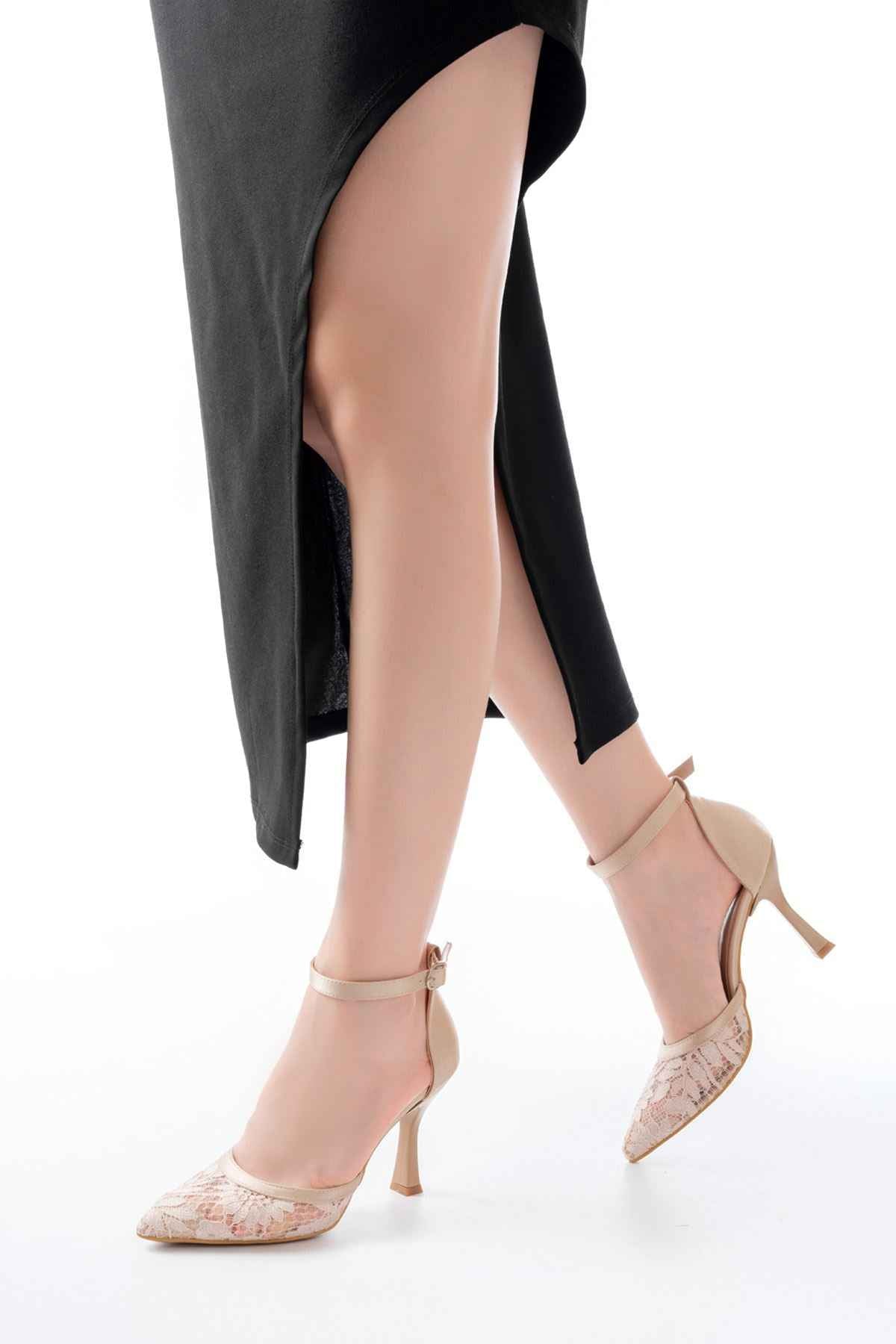 Ayakkabı Aşkı K-404 Bej Fileli Çiçek Detaylı  Kadın Topuklu Ayakkabı