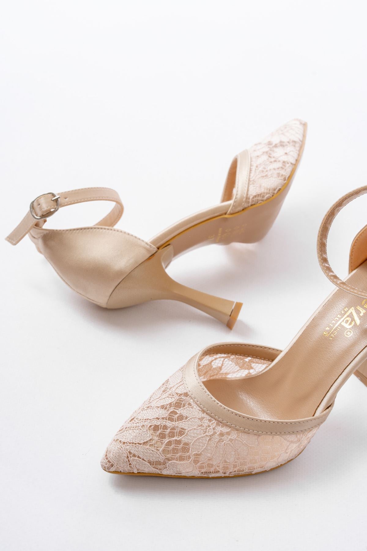 Ayakkabı Aşkı Bej Fileli Çiçek Detaylı Kadın Topuklu Ayakkabı - Ayakkabı Aşkı
