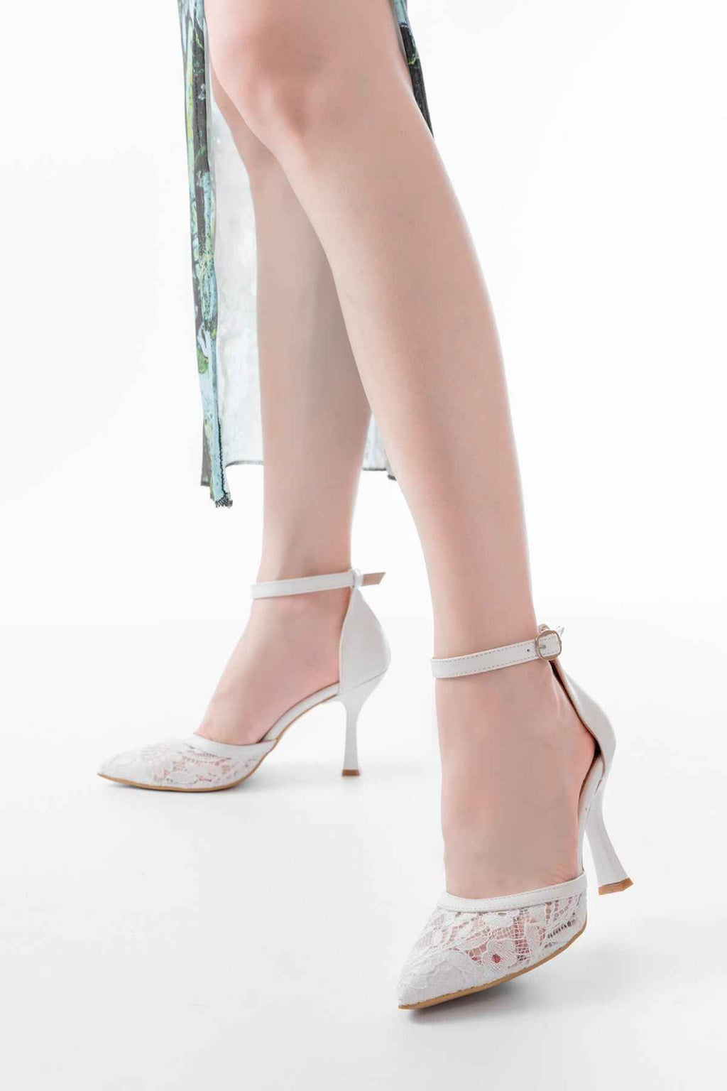 Ayakkabı Aşkı K-404 Beyaz Fileli Çiçek Detaylı  Kadın Topuklu Ayakkabı