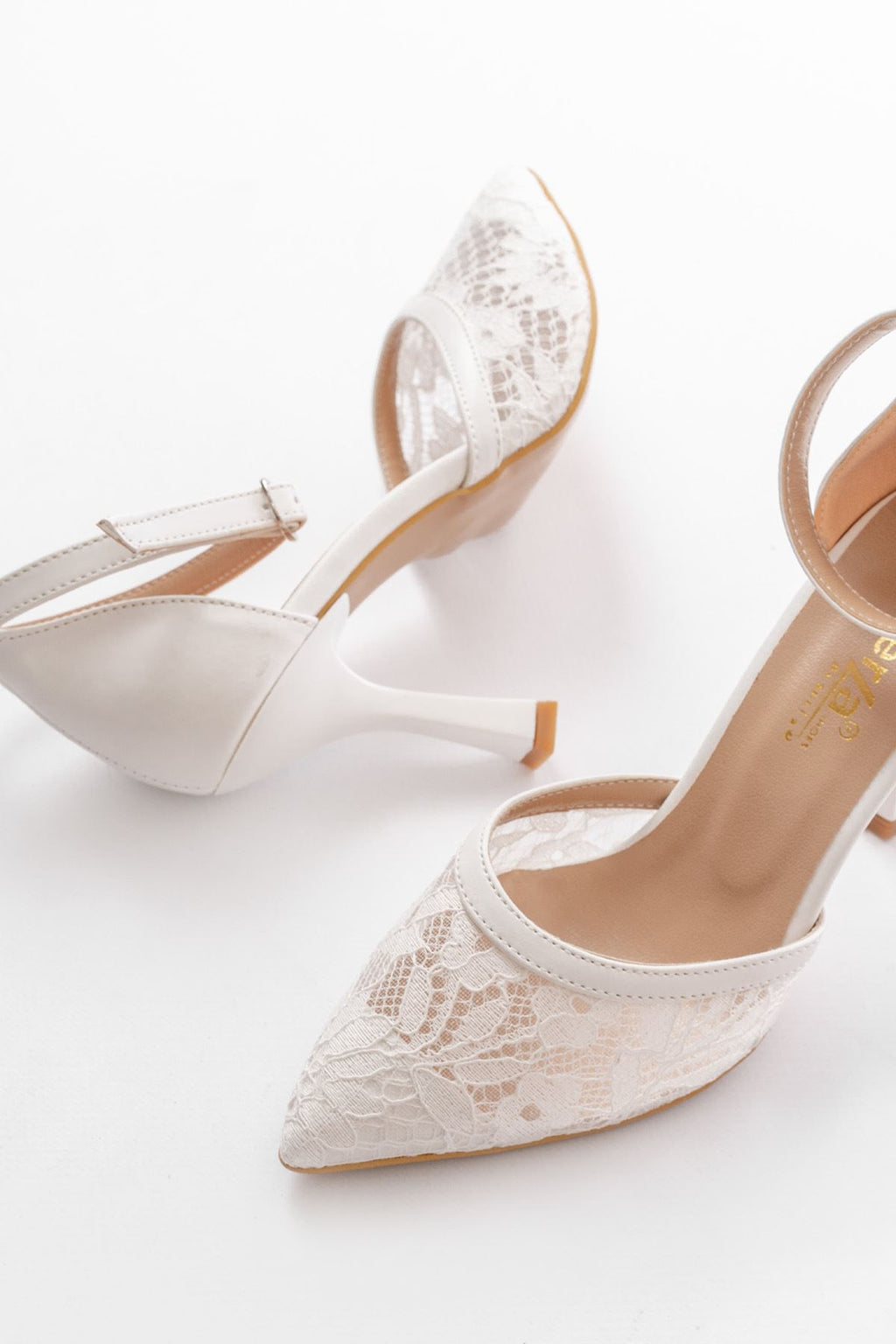 Ayakkabı Aşkı Beyaz Fileli Çiçek Detaylı Kadın Topuklu Ayakkabı - Ayakkabı Aşkı
