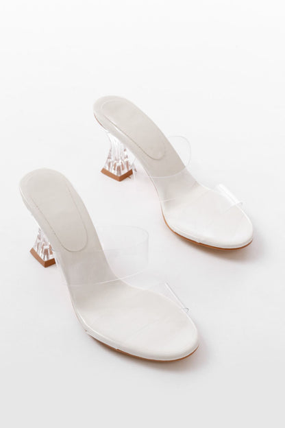 Ayakkabı Aşkı Beyaz Rugan Çift Bantlı Topuklu Kadın Terlik
