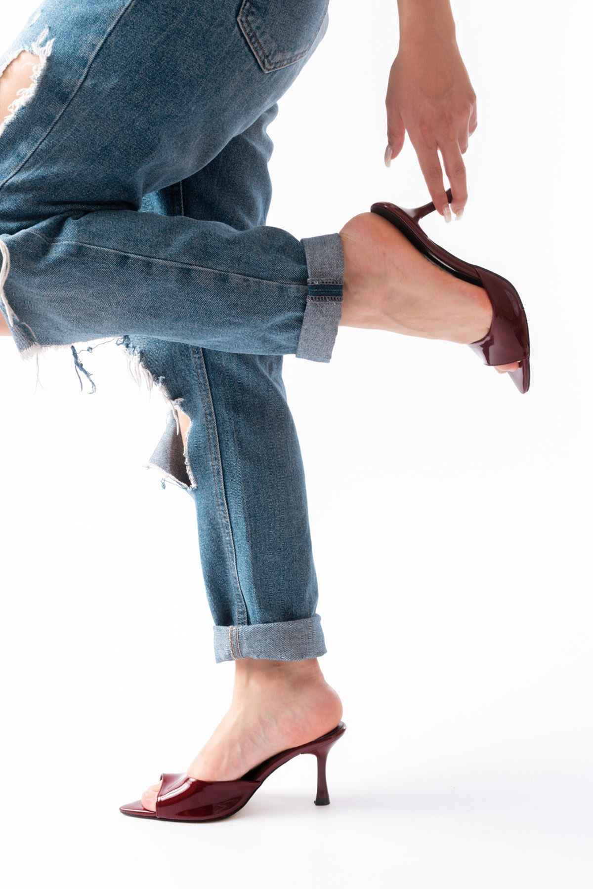 Ayakkabı Aşkı 716 Bordo Rugan Sivri Burunlu Topuklu Kadın Terlik