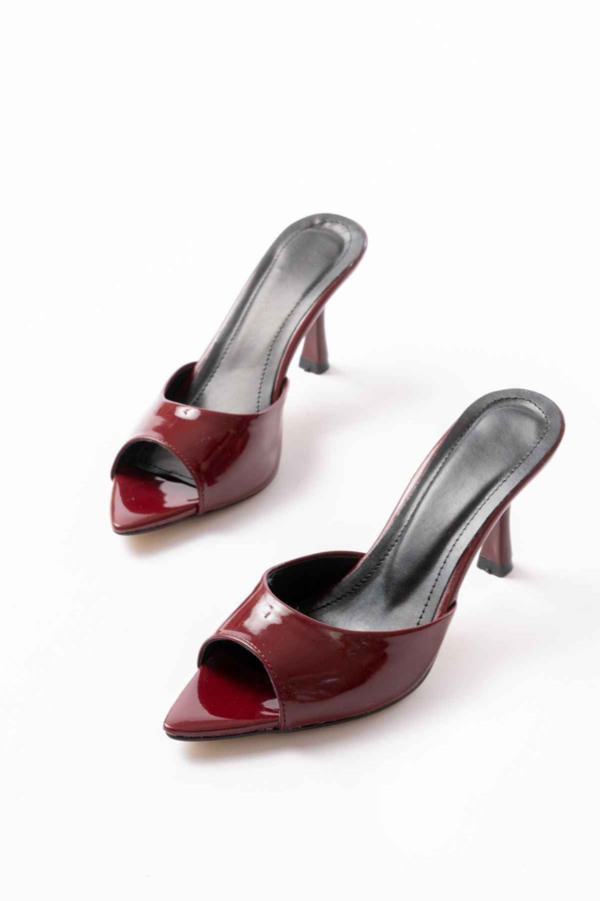 Ayakkabı Aşkı 716 Bordo Rugan Sivri Burunlu Topuklu Kadın Terlik
