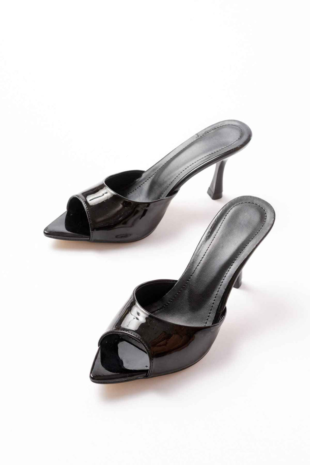 Ayakkabı Aşkı 716 Siyah Rugan Sivri Burunlu Topuklu Kadın Terlik