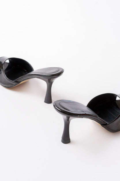 Ayakkabı Aşkı 716 Siyah Rugan Sivri Burunlu Topuklu Kadın Terlik