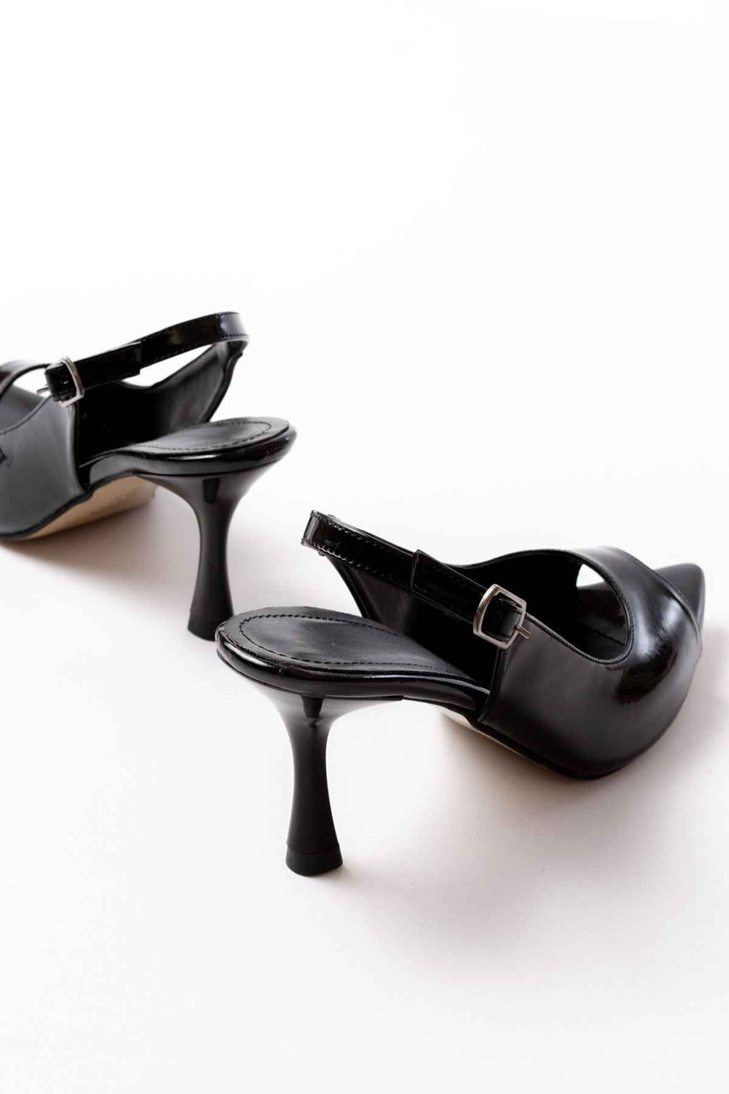 Ayakkabı Aşkı 717 Siyah Rugan Sivri Burunlu Topuklu Kadın Sandalet