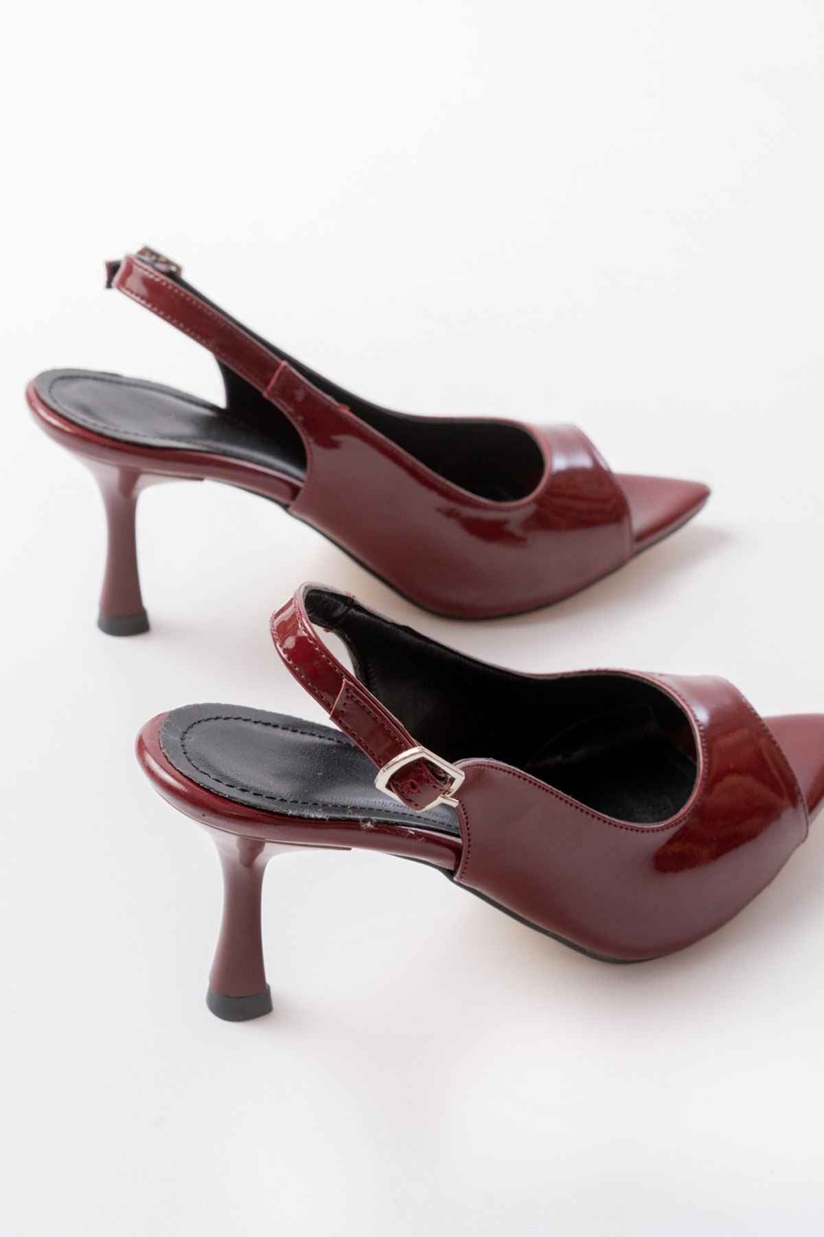 Ayakkabı Aşkı 717 Bordo Rugan Sivri Burunlu Topuklu Kadın Sandalet
