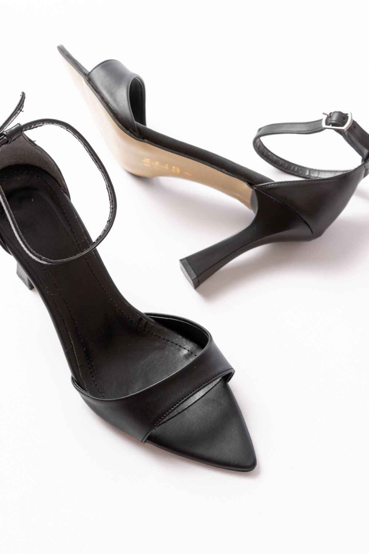 Ayakkabı Aşkı 718 Siyah Cilt Sivri Burunlu Topuklu Bilekten Bağlamalı Kadın Ayakkabı