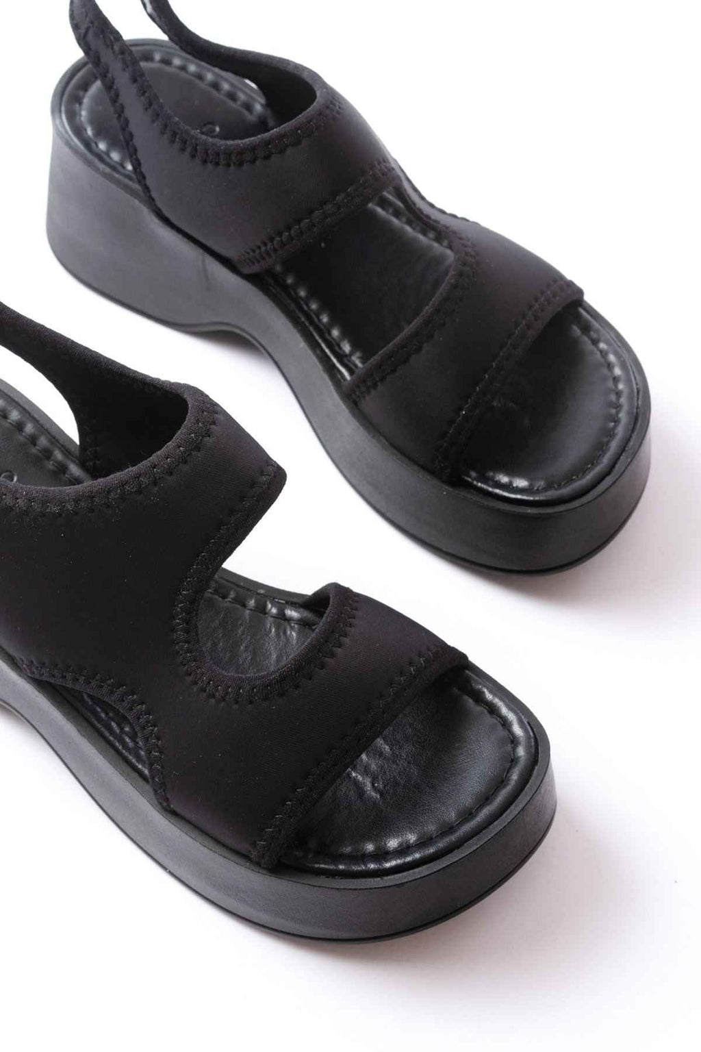 Ayakkabı Aşkı 24414-573 Siyah Dalgıç Günlük Dolgu Topuk Kadın Sandalet