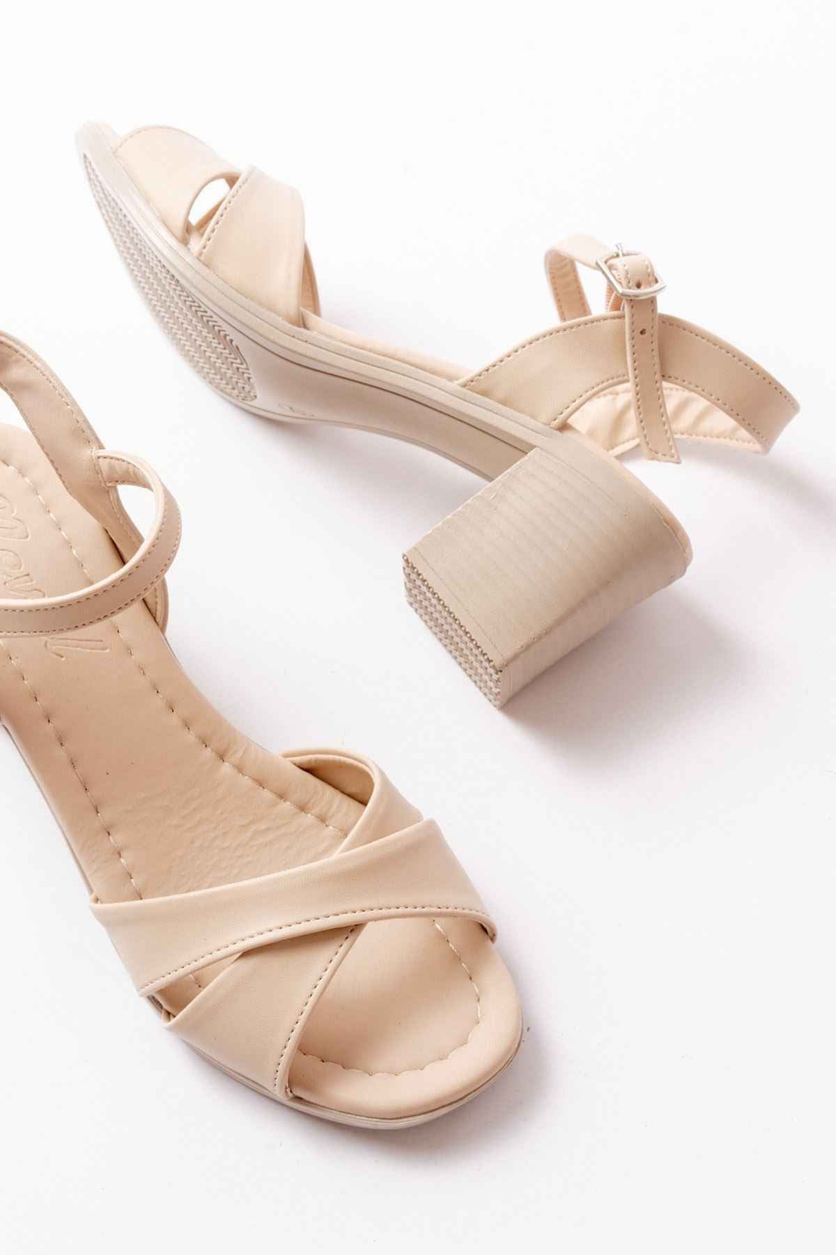 Ayakkabı Aşkı K-11 Bej Günlük Çapraz Topuklu Kadın Sandalet