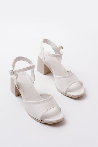 Ayakkabı Aşkı Beyaz Günlük Topuklu Kadın Sandalet