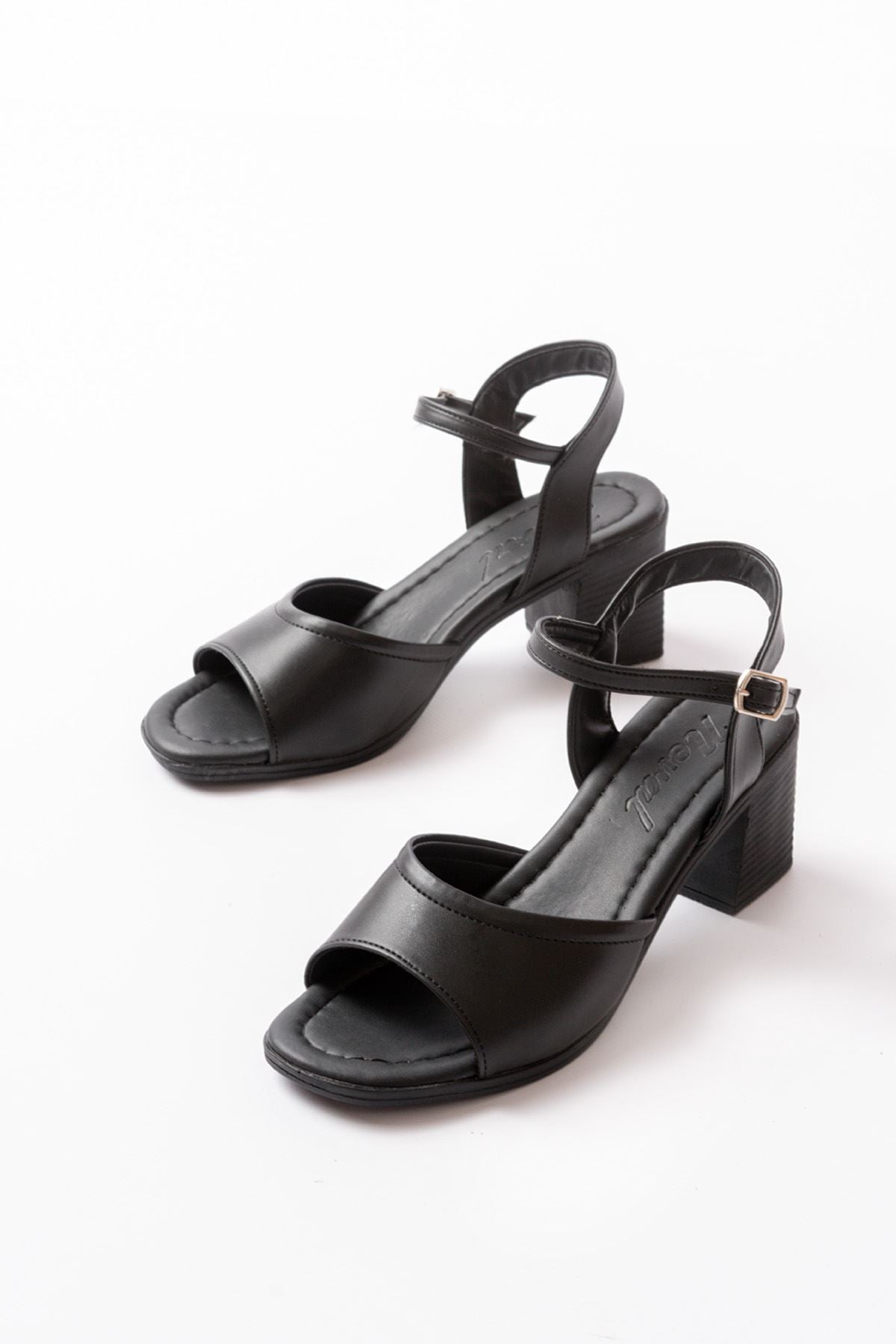 Ayakkabı Aşkı Siyah Günlük Topuklu Kadın Sandalet