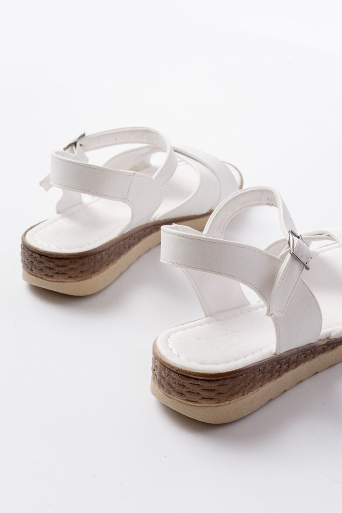 Ayakkabı Aşkı Beyaz Ortopedik Taban Çapraz Tokalı Kadın Sandalet - Ayakkabı Aşkı