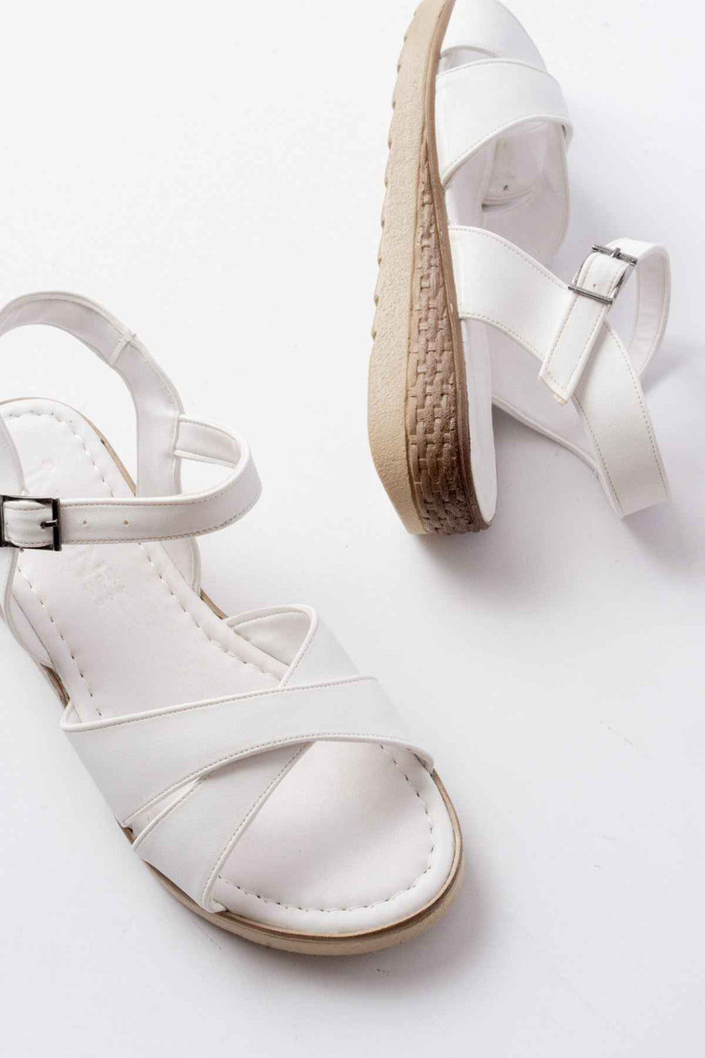 Ayakkabı Aşkı 692-564 Beyaz Ortopedik Taban Çapraz Tokalı Kadın Sandalet