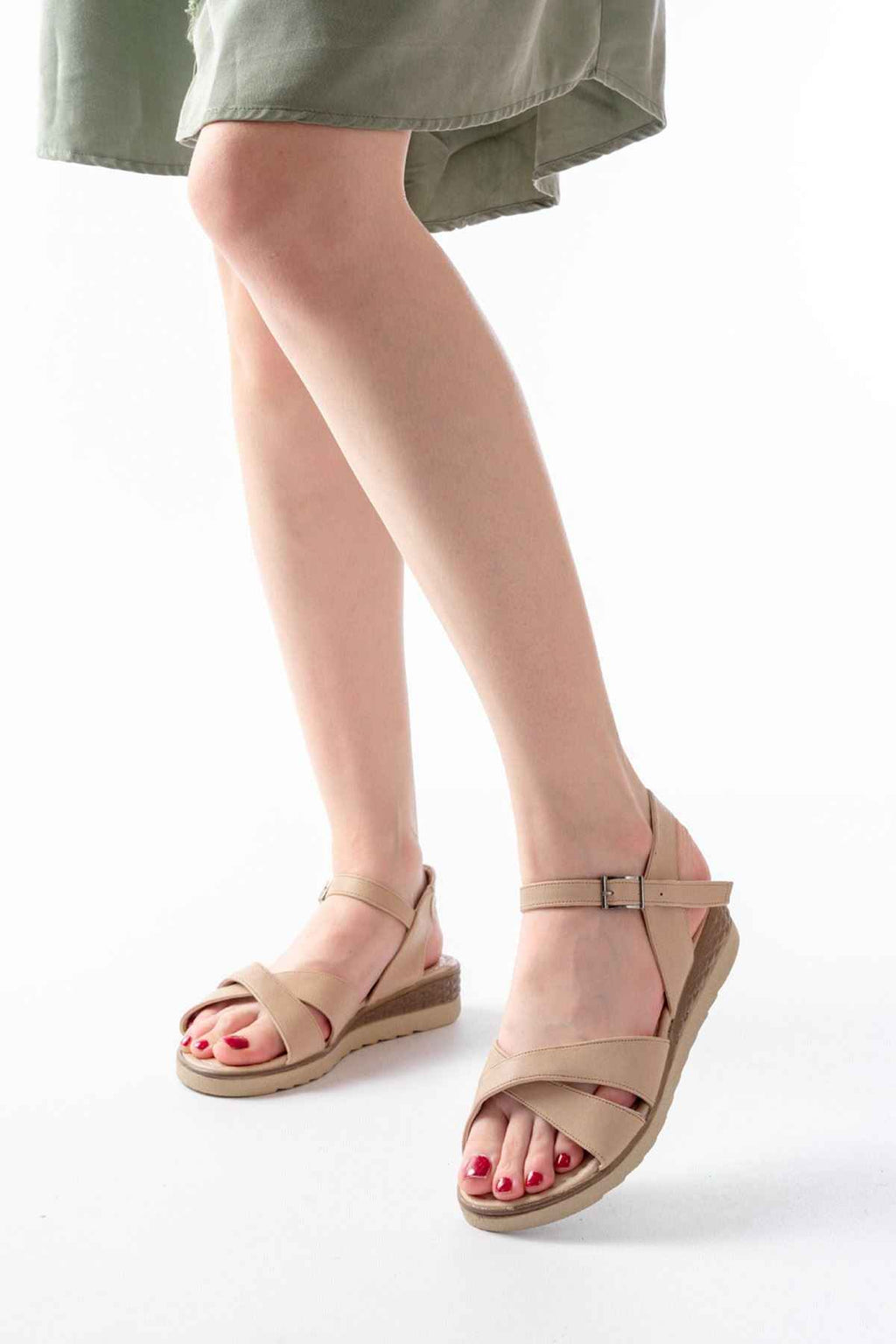 Ayakkabı Aşkı 692-564 Nut Ortopedik Taban Çapraz Tokalı Kadın Sandalet