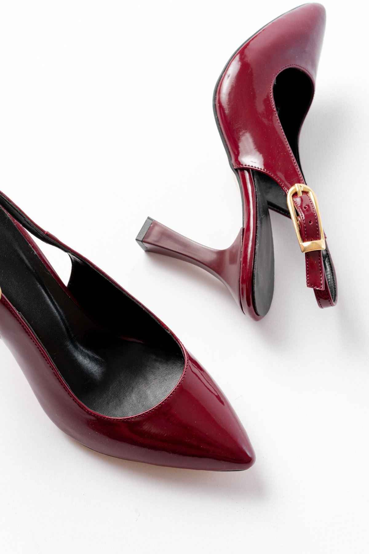 Ayakkabı Aşkı 719 Bordo Rugan Sivri Burunlu Toka Detaylı  Topuklu Kadın Ayakkabı