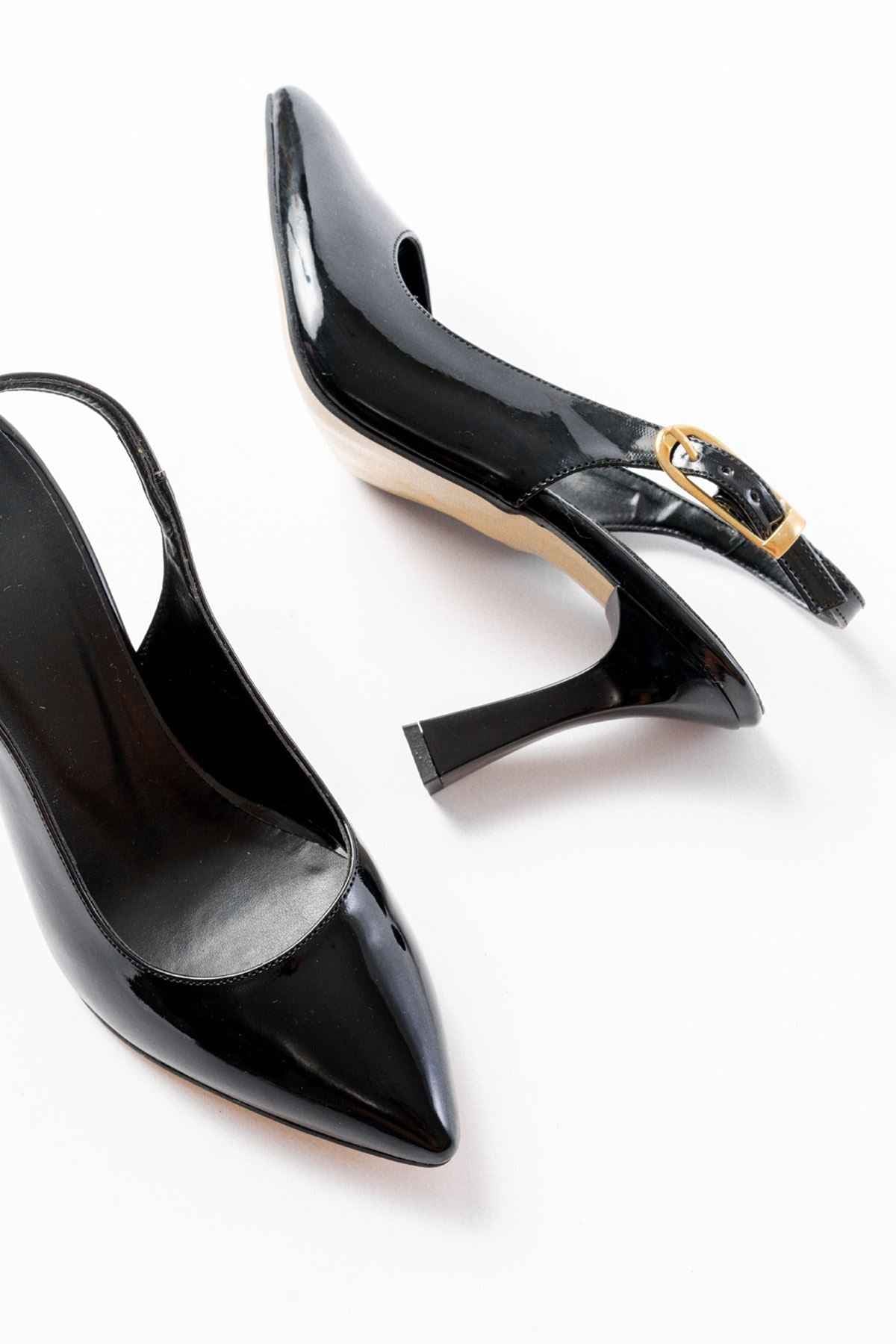 Ayakkabı Aşkı 719 Siyah Rugan Sivri Burunlu Toka Detaylı  Topuklu Kadın Ayakkabı