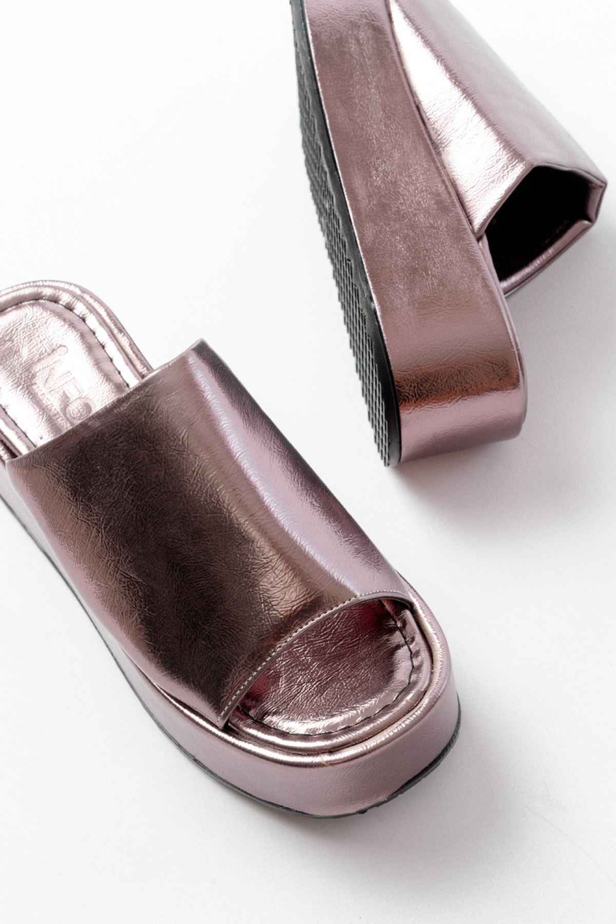 Ayakkabı Aşkı 861-1011 Rose Cam Kırığı Geniş Bantlı Dolgu Kadın Terlik