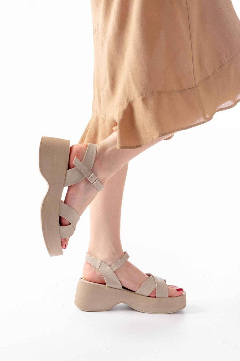 Ayakkabı Aşkı 24414-1005 Bej Günlük Çapraz Dolgu Topuk Kadın Sandalet