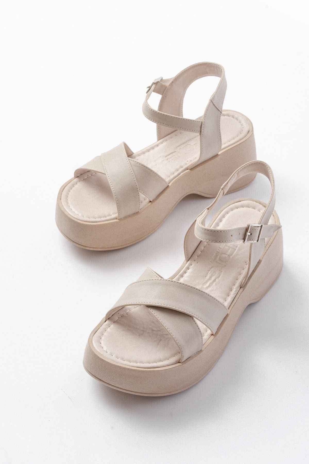 Ayakkabı Aşkı 24414-1005 Bej Günlük Çapraz Dolgu Topuk Kadın Sandalet