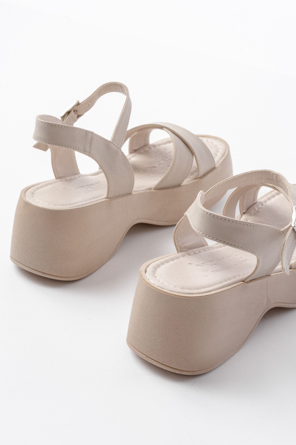 Ayakkabı Aşkı Bej Günlük Çapraz Dolgu Topuk Kadın Sandalet - Ayakkabı Aşkı