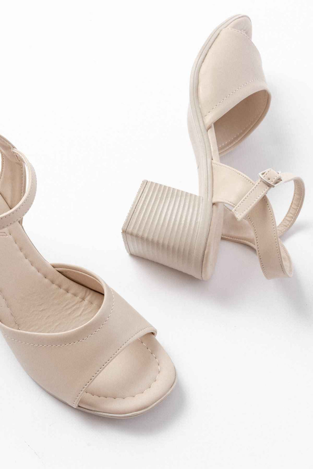Ayakkabı Aşkı Bej Günlük Topuklu Kadın Sandalet