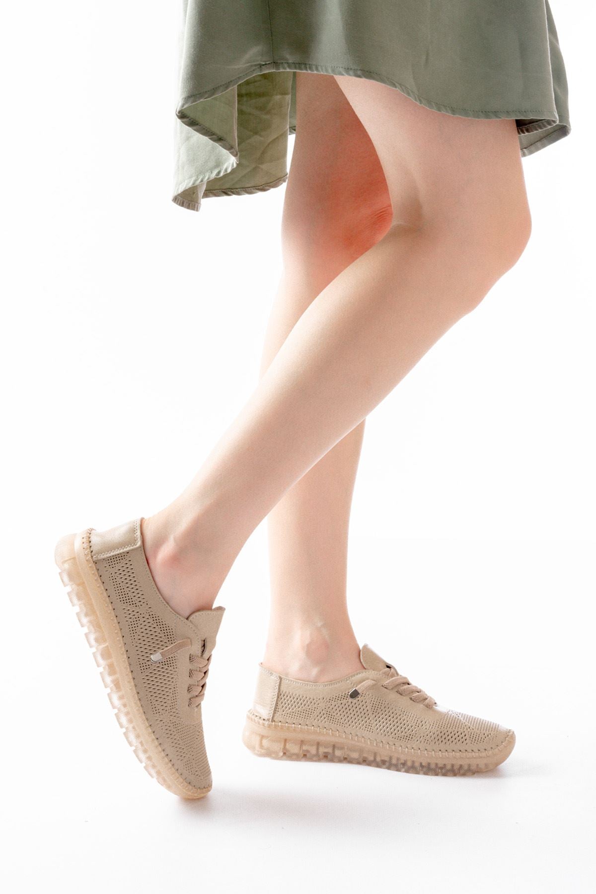 S-365  Bej Desenli Hakiki Deri Şeffaf Taban Kadın Spor Ayakkabı - Bej