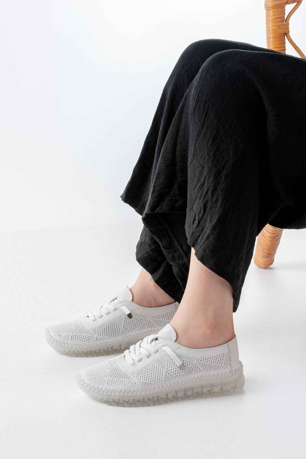 Ayakkabı Aşkı S-365  Beyaz Desenli Hakiki Deri Şeffaf Taban Kadın Spor Ayakkabı