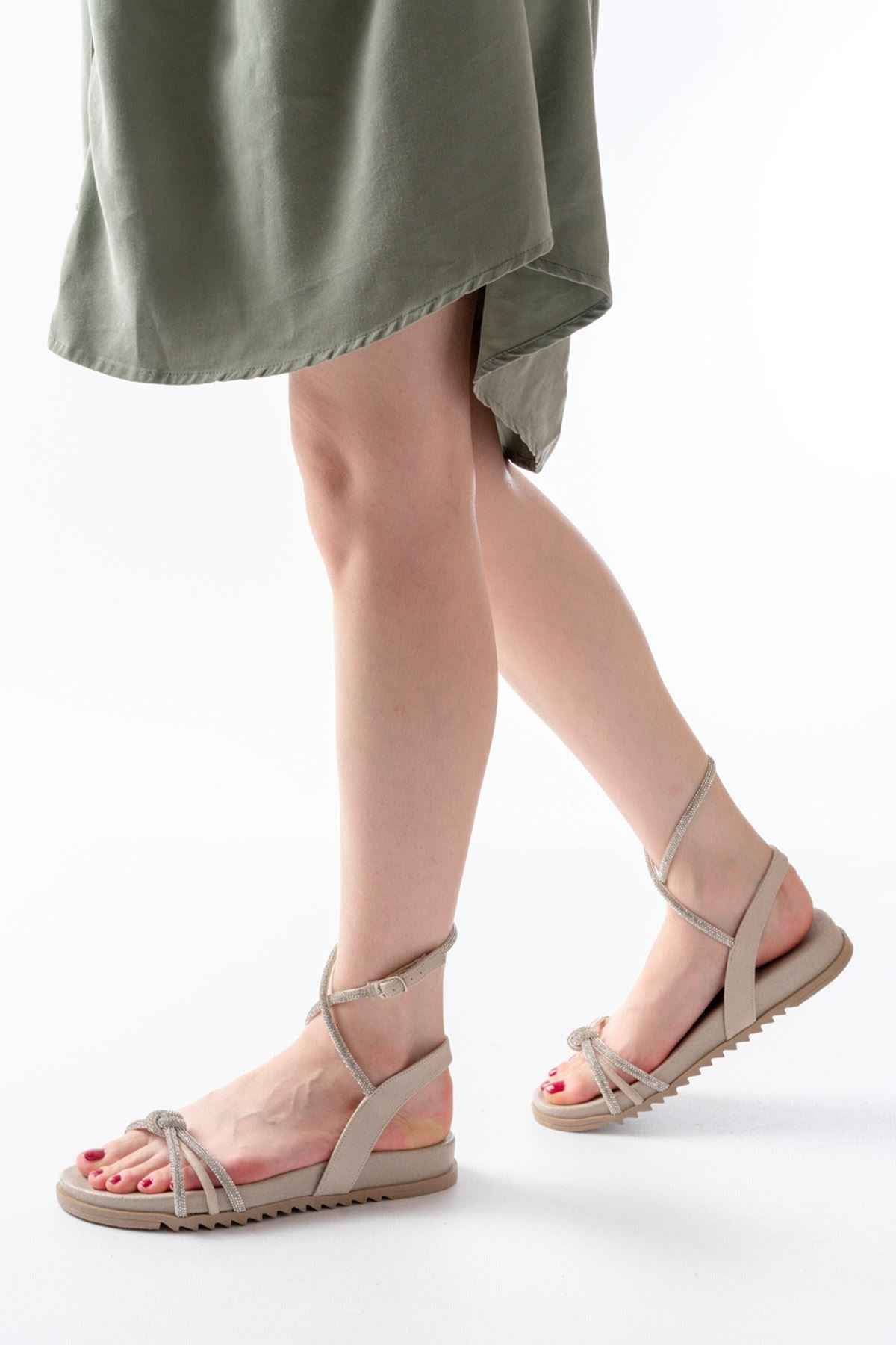 Ayakkabı Aşkı 1001-1120 Bej Gümüş Taşlı Günlük Kadın Sandalet