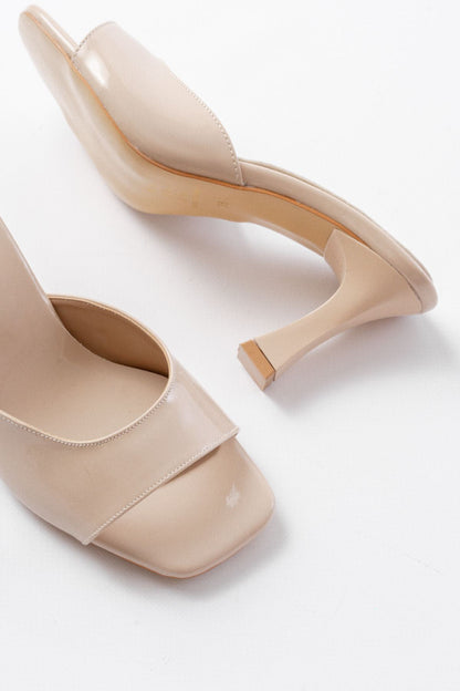 Ayakkabı Aşkı Bej Rugan Günlük Topuklu Kadın Terlik