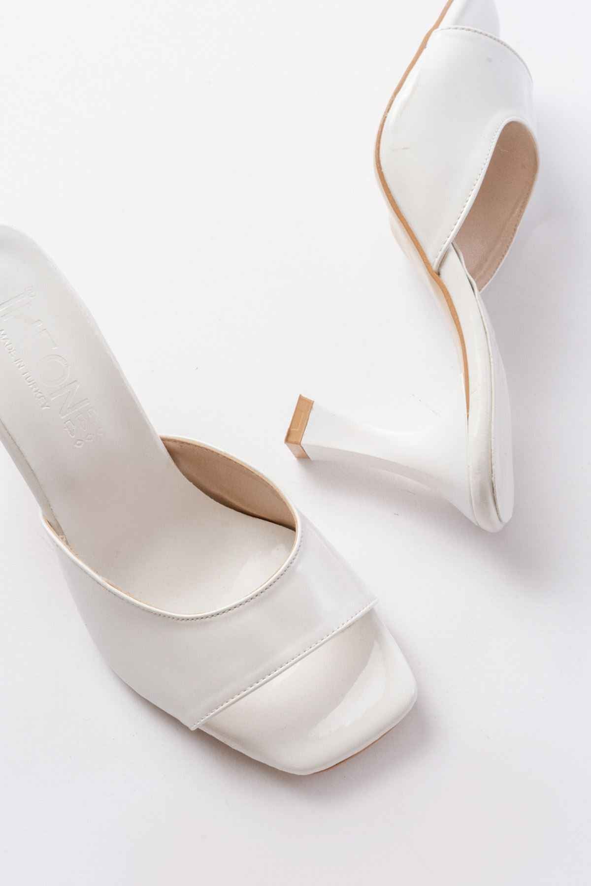 Ayakkabı Aşkı S-617 Beyaz Rugan Günlük Topuklu Kadın Terlik