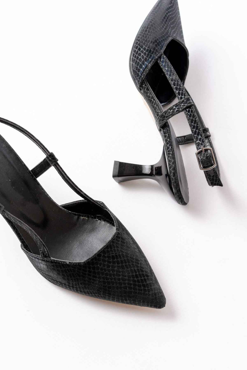 Ayakkabı Aşkı 725 Siyah Pul Desenli Sivri Burunlu Topuklu Kadın Ayakkabı