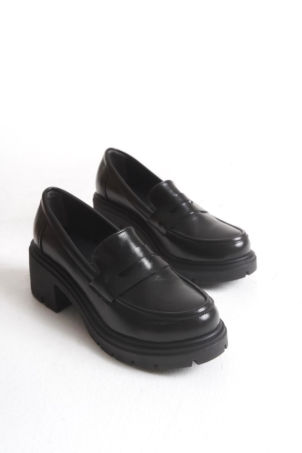 Ayakkabı Aşkı Siyah Kırışık Rugan Yüksek Tabanlı Loafer Ayakkabı