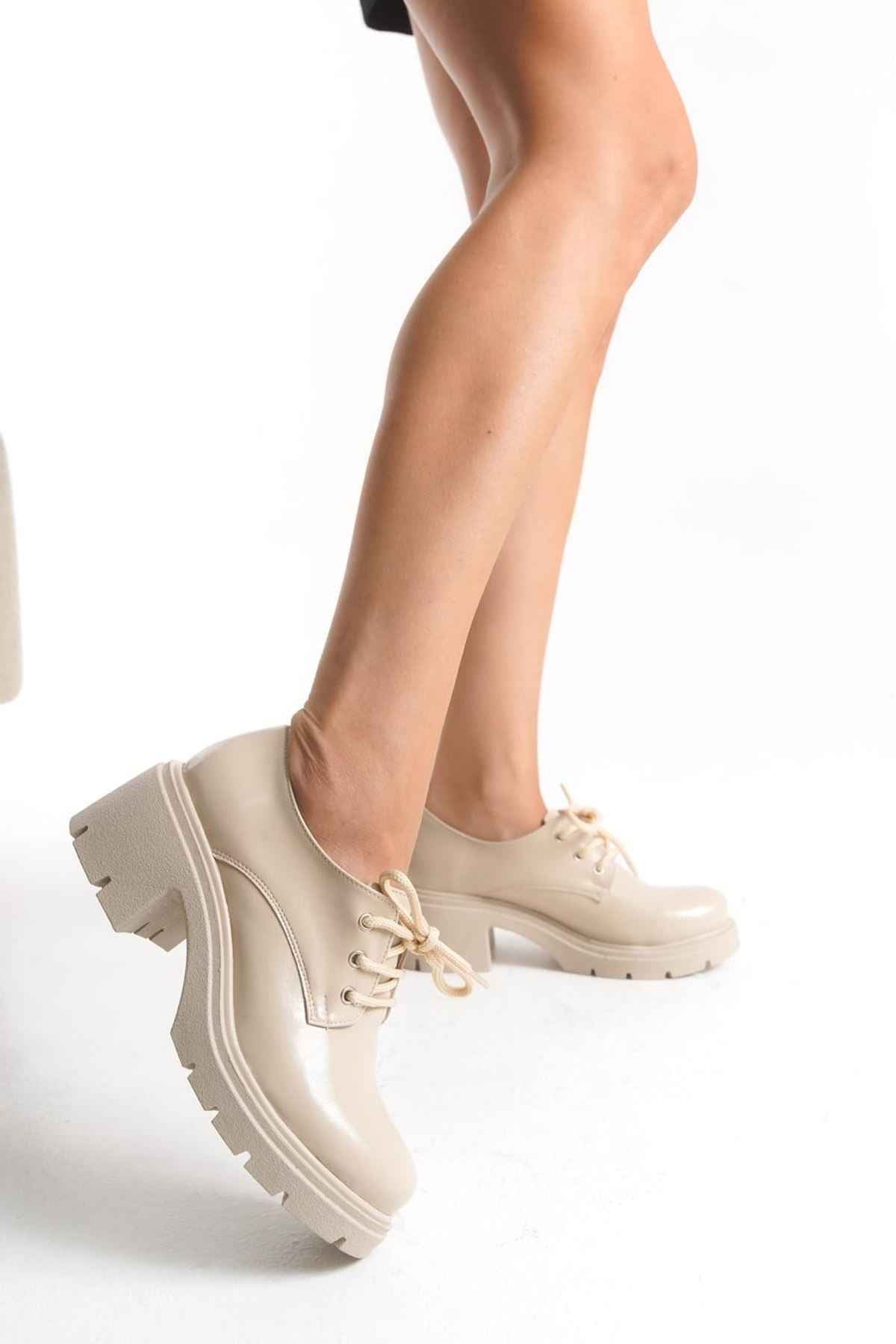 Ayakkabı Aşkı K-707 Bej Kırışık Rugan Yüksek Tabanlı Bağcıklı  Loafer Ayakkabı