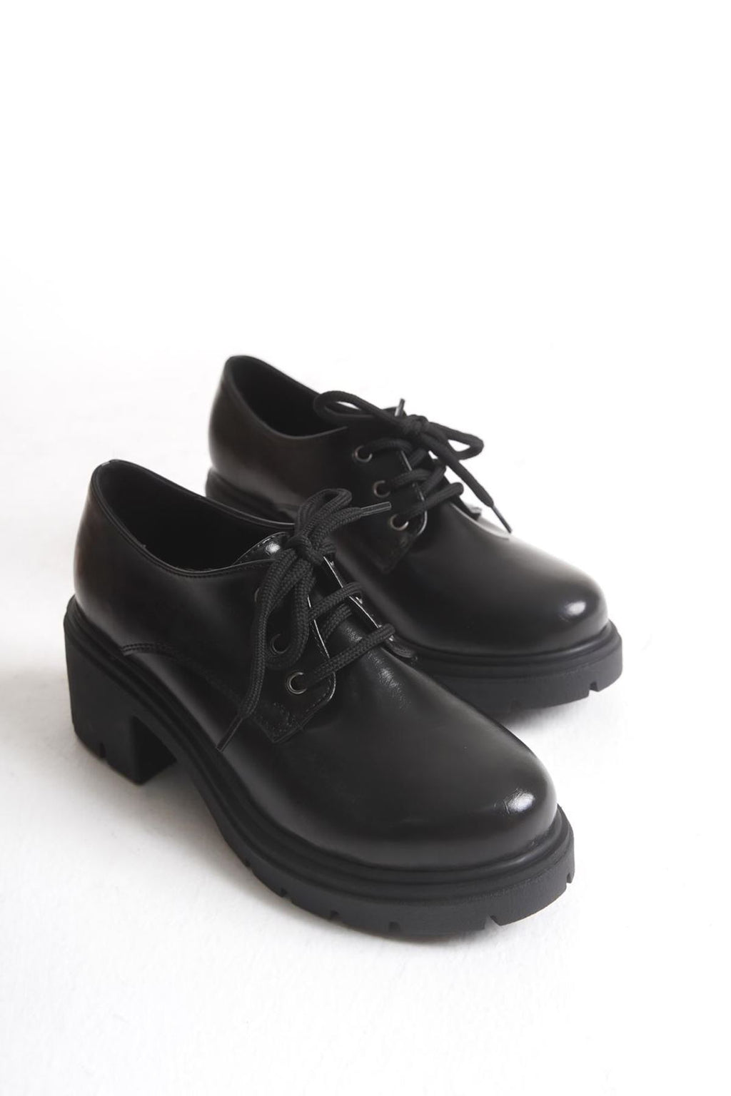 Ayakkabı Aşkı Siyah Kırışık Rugan Yüksek Tabanlı Bağcıklı Loafer Ayakkabı